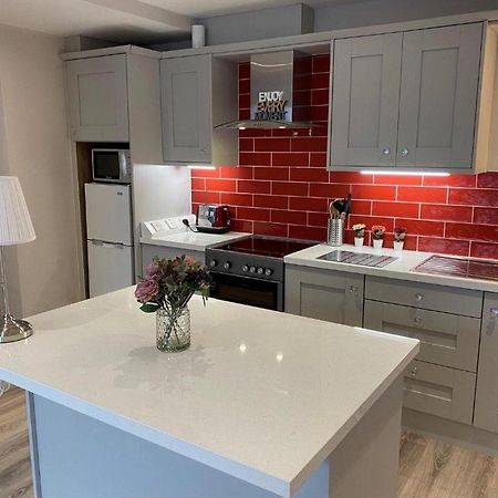 Trinity Apartments Four 1-Bedroom Apts Waterford City Centre Esterno foto