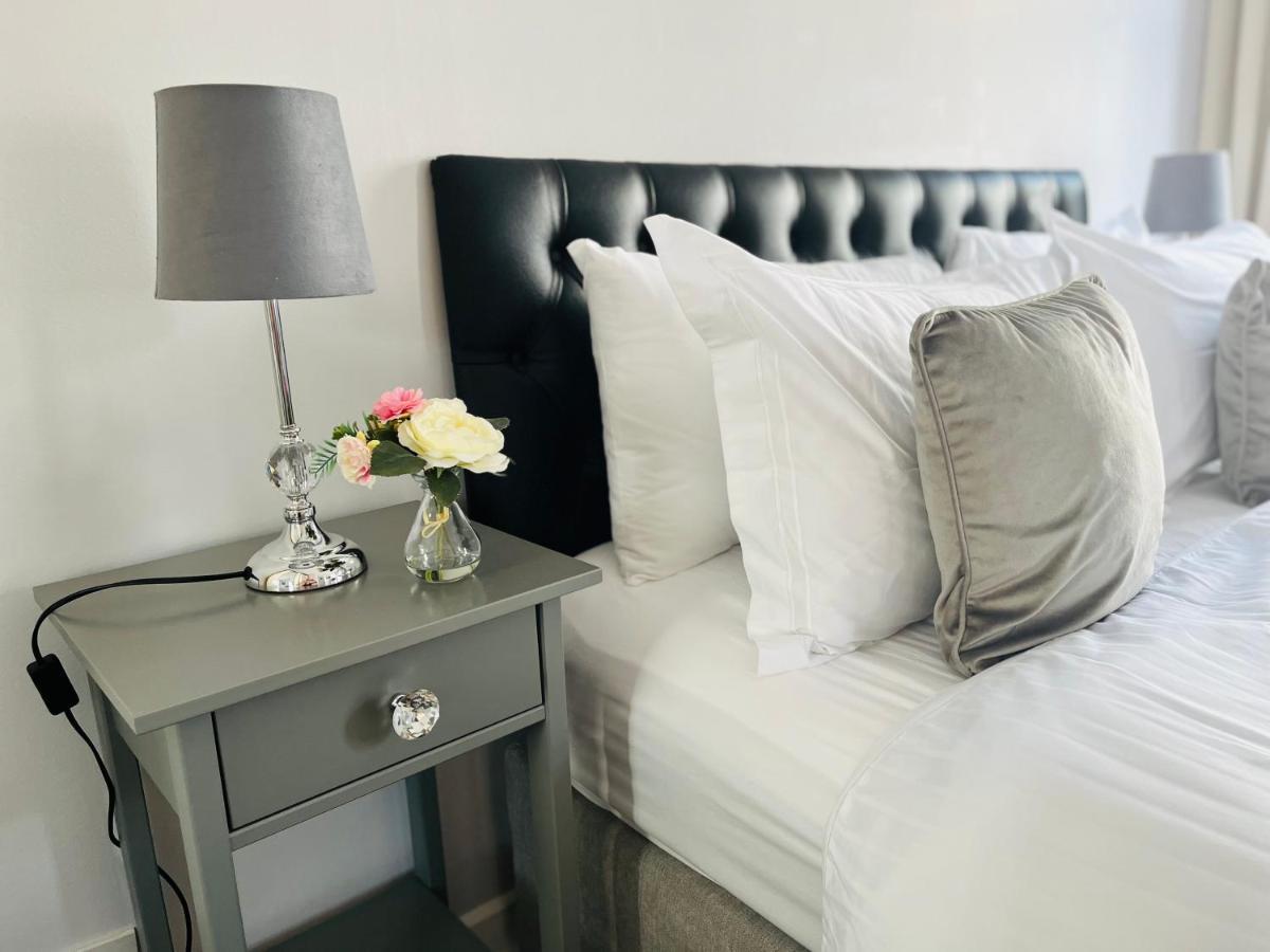 Trinity Apartments Four 1-Bedroom Apts Waterford City Centre Esterno foto