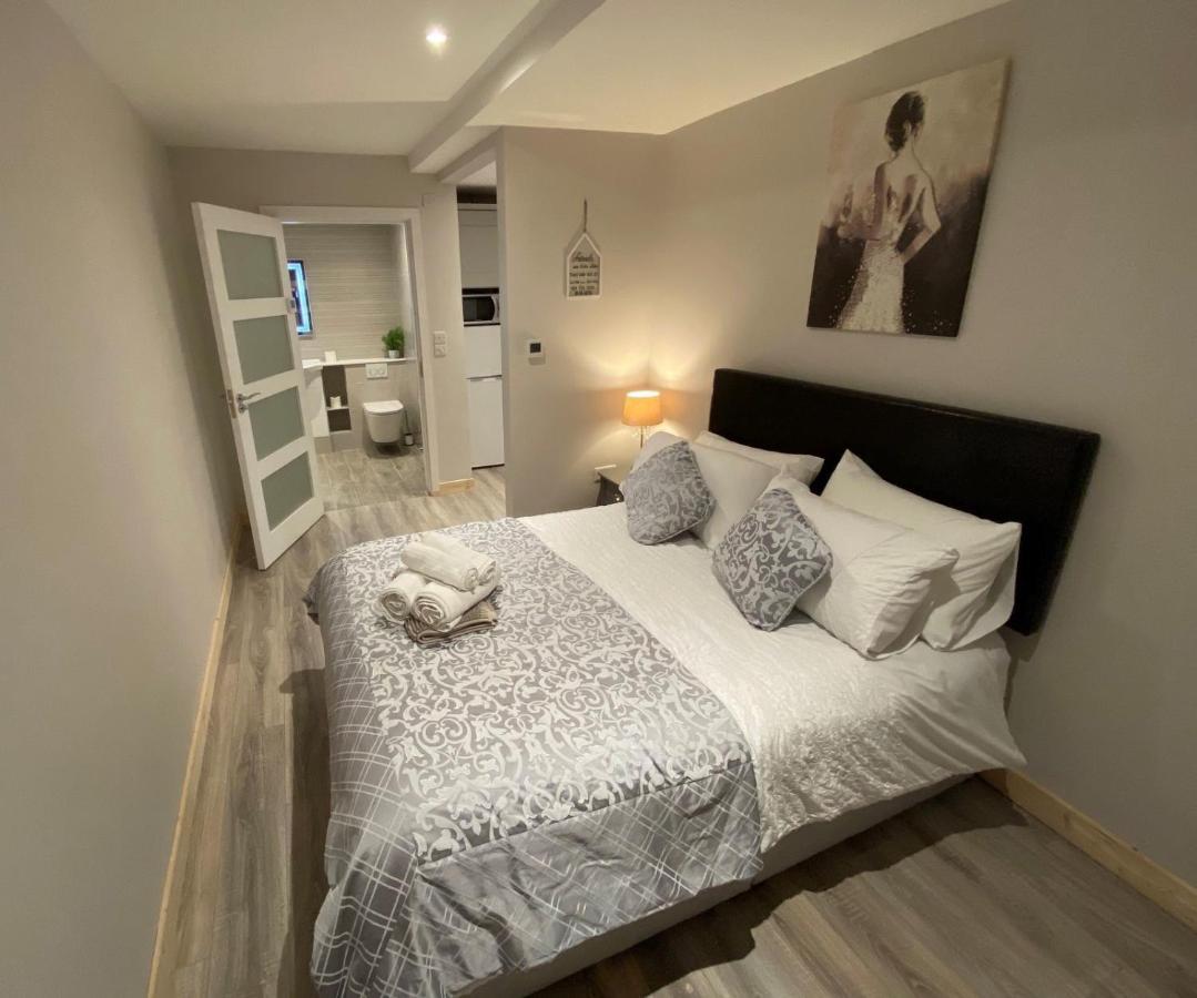 Trinity Apartments Four 1-Bedroom Apts Waterford City Centre Esterno foto