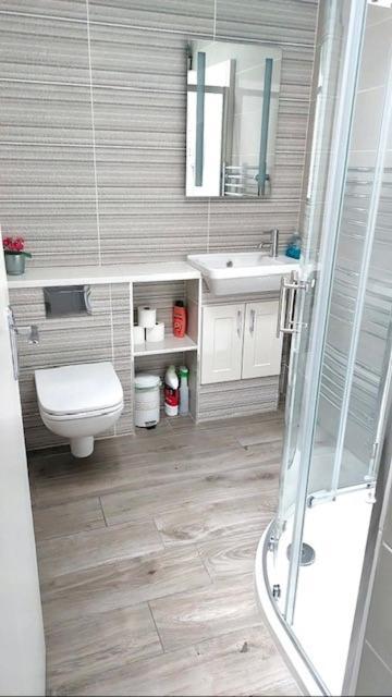 Trinity Apartments Four 1-Bedroom Apts Waterford City Centre Esterno foto