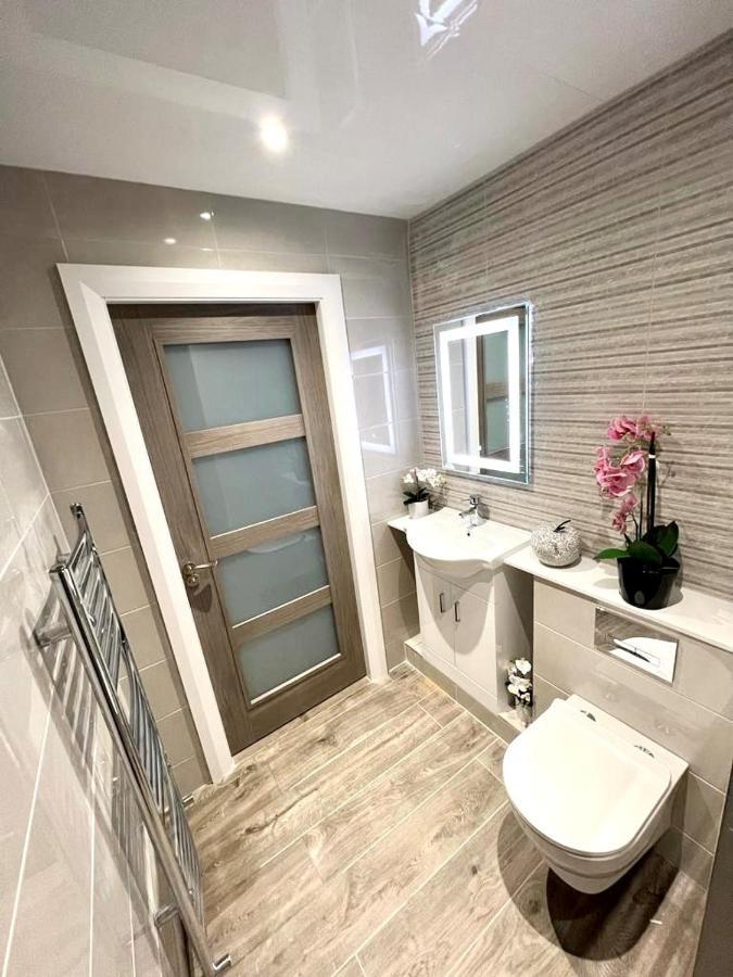 Trinity Apartments Four 1-Bedroom Apts Waterford City Centre Esterno foto